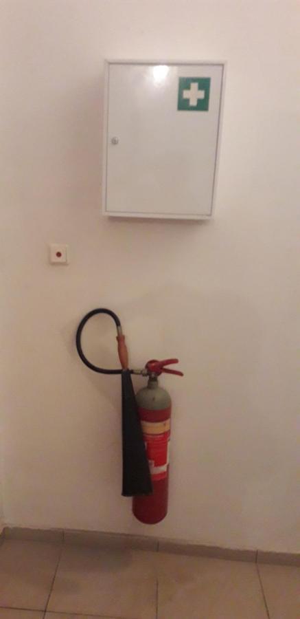 Safe & Cool Apartment Heraklion  Bagian luar foto