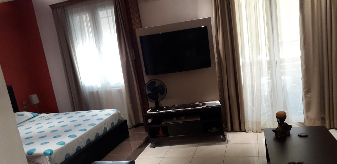 Safe & Cool Apartment Heraklion  Bagian luar foto