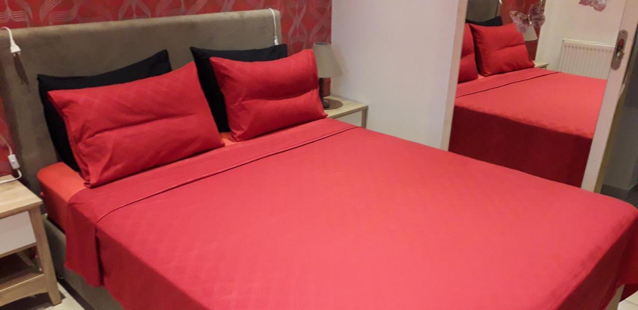 Safe & Cool Apartment Heraklion  Bagian luar foto