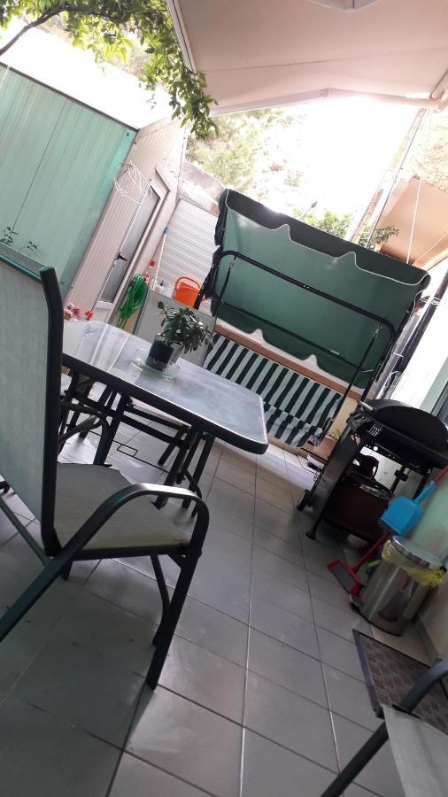 Safe & Cool Apartment Heraklion  Bagian luar foto
