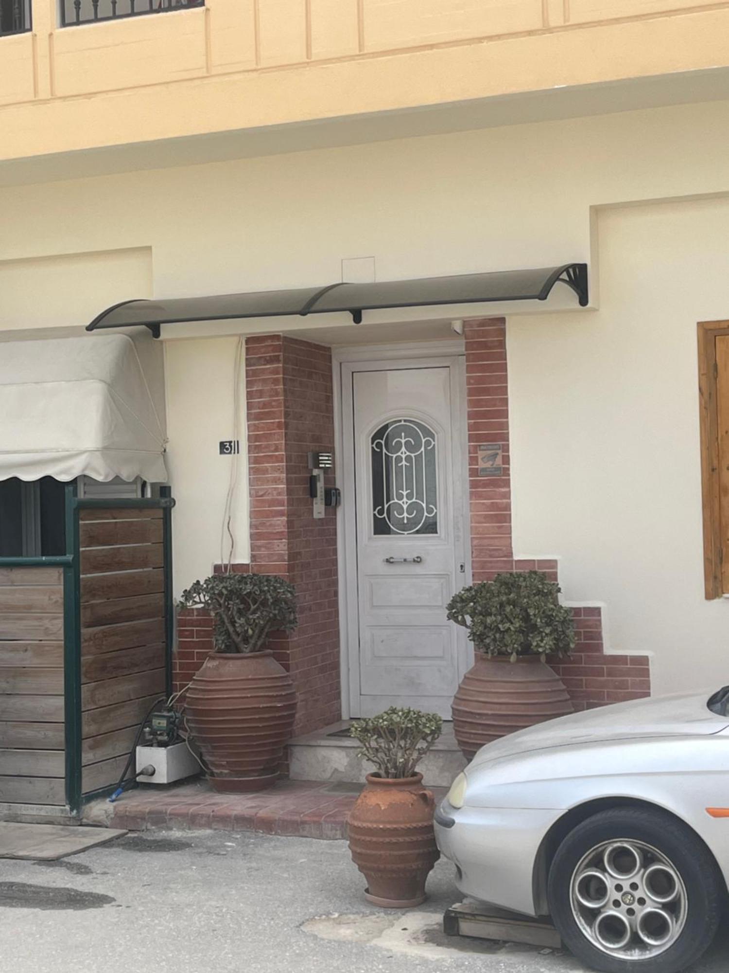 Safe & Cool Apartment Heraklion  Bagian luar foto